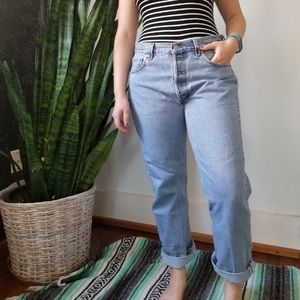 Levi's 501 jeans w button fly detail